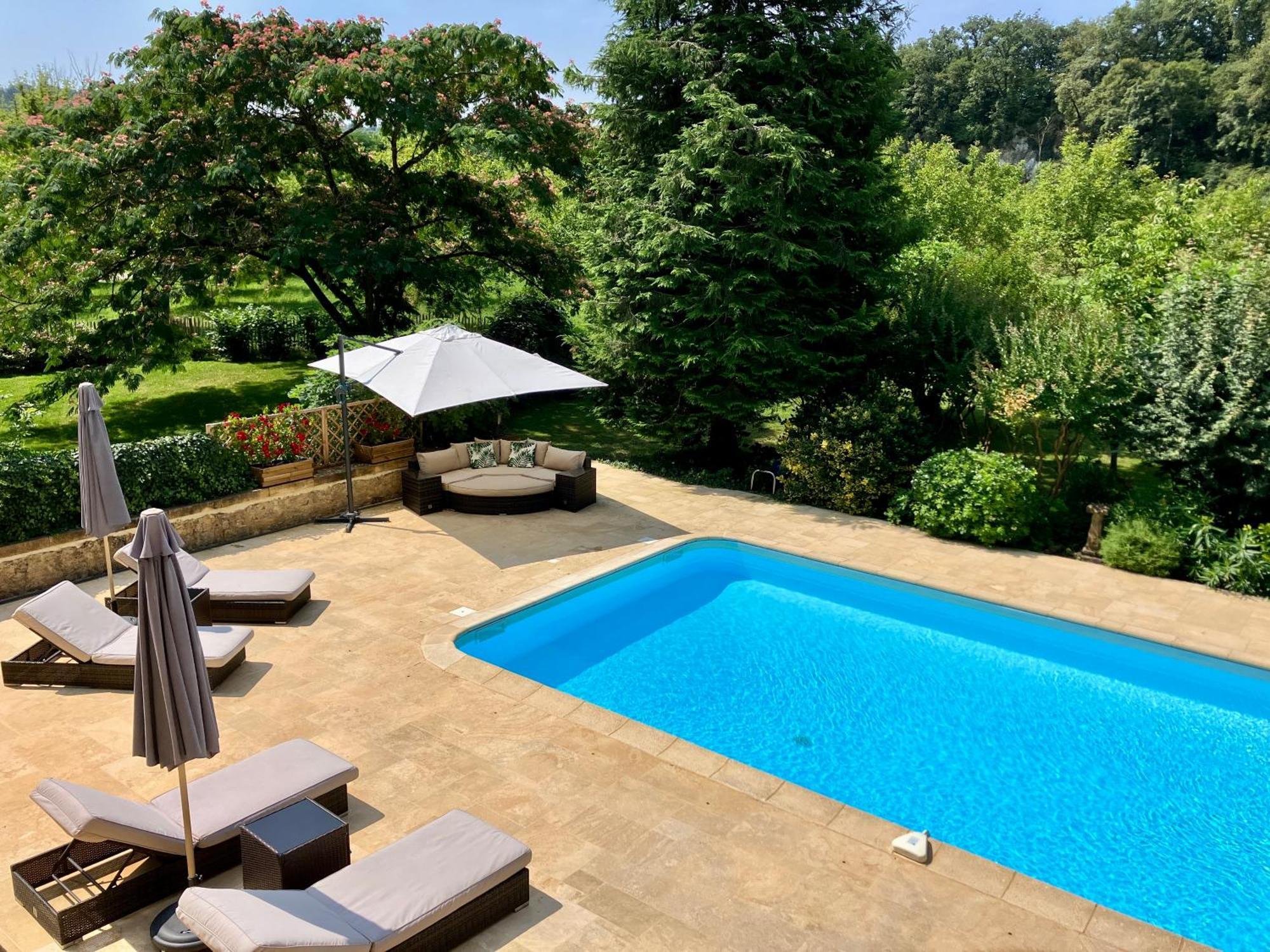 Le Petit Chateau - Adults Only Property 勒布奎 外观 照片